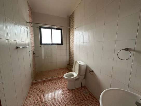 3 Bed Apartment with En Suite at Kilimani image 5