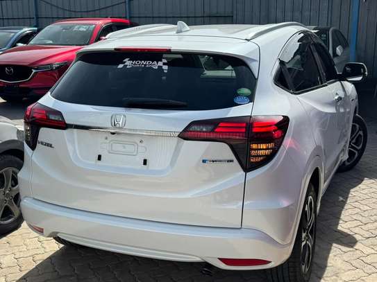 Honda vezel Hybrid white 2018 image 12