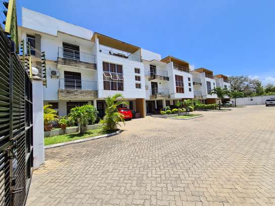 3 Bed Townhouse with En Suite in Nyali Area image 1