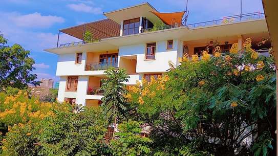 3 Bed Apartment with En Suite at Riverside image 11
