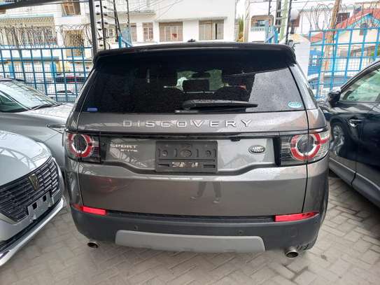 Land rover discovery image 7
