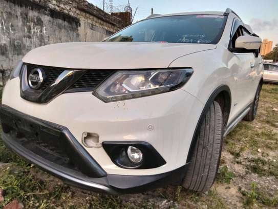 Nissan x-trail ( hybrid) for sale in kenya image 4