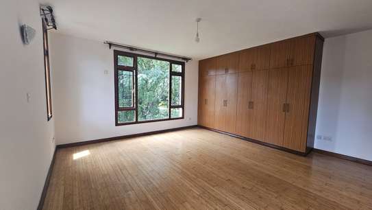 3 Bed Apartment with En Suite at Riverside image 6