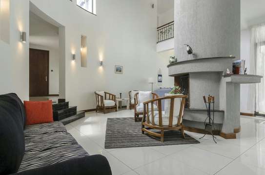 5 Bed House with En Suite at Mimosa Road image 30