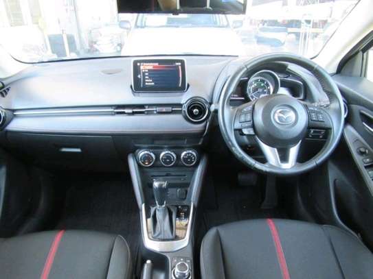 Mazda Demio newshape image 4