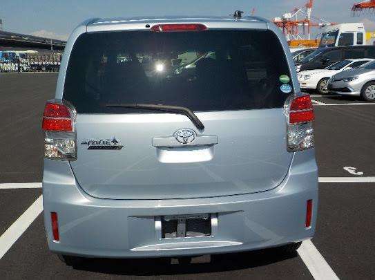 Toyota Spade image 4
