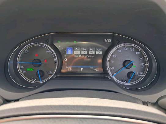 Toyota Harrier Premium sunroof 2021 hybrid image 9