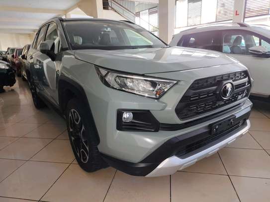 Toyota RAV4 2019 sunroof image 2