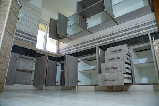 3 Bed Apartment with En Suite in Mtwapa image 5