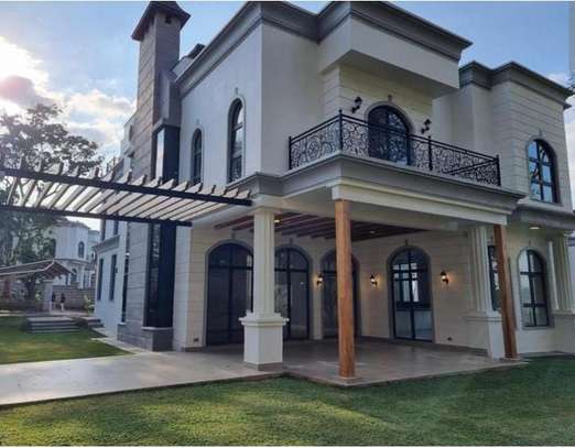 5 Bed House with En Suite in Loresho image 1