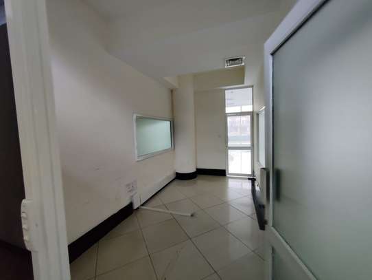 3,549 ft² Commercial Property with Lift in Westlands Area image 4