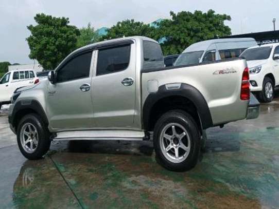 2014 Toyota Hilux double cab image 1