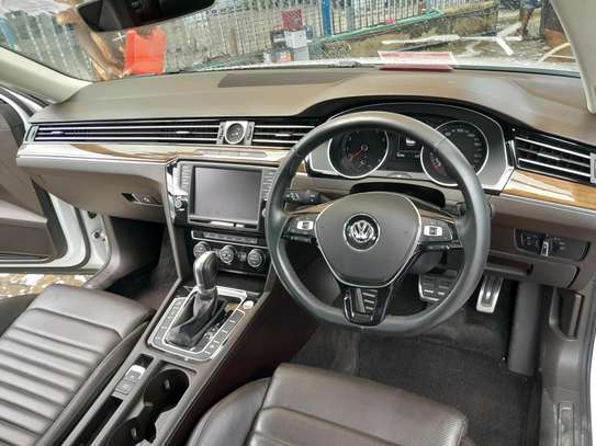 Volkswagen passat saloon sunroof leather seat 2017 image 5