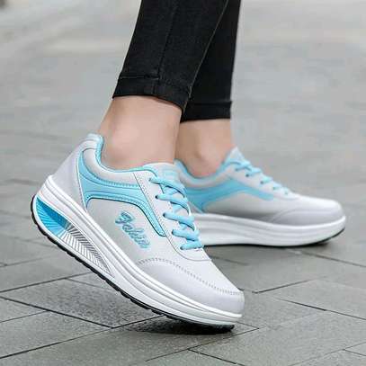 Ladies sneakers available from sizes 36_42 image 8
