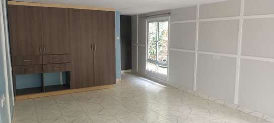 4 Bed Townhouse with En Suite in Spring Valley image 11