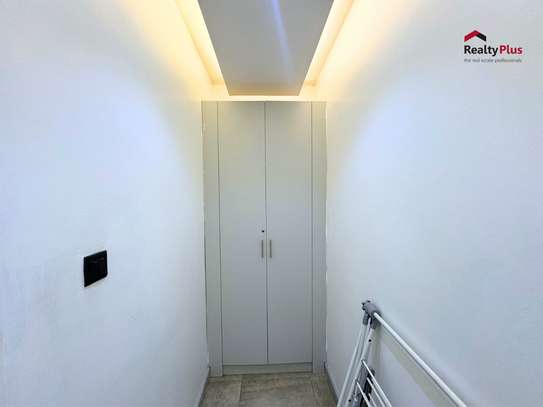 Serviced 1 Bed Apartment with En Suite at Le Marc image 8