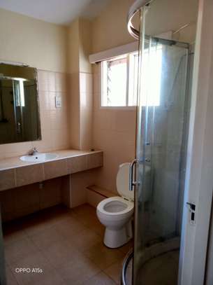 4 Bed House with En Suite in Lake View image 18