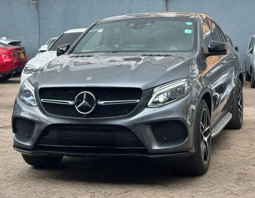 Mercedes-Benz GLE350d image 5