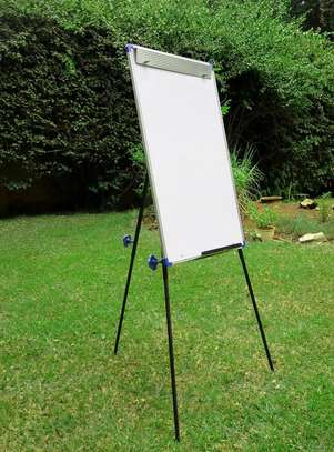 FOR SALE – CLASSIC STEEL WHITEBOARD EASEL ON TRIPOD image 4