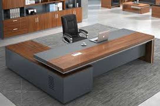 1.6 M L-Shaped Office Manager’s Computer Desk image 1