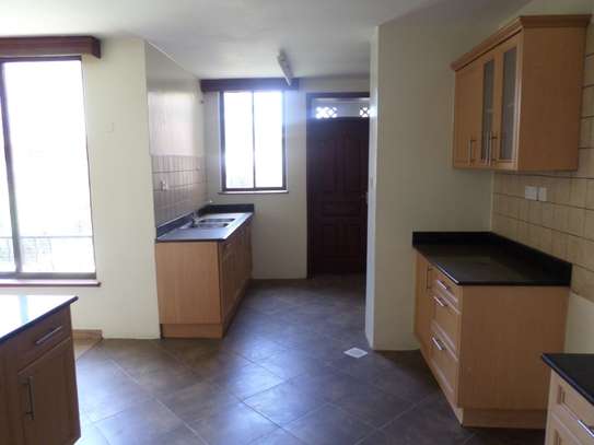 3 Bed Apartment with En Suite at Kilimani image 17