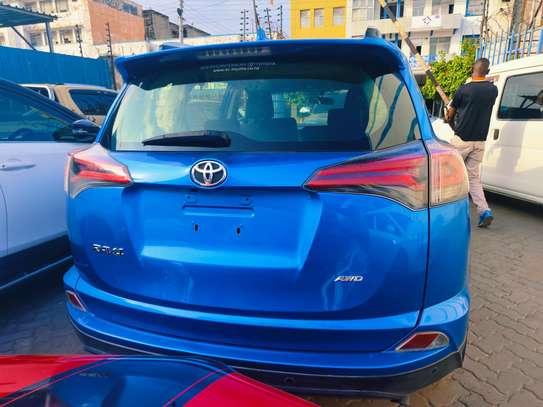 Toyota RAV4 4wd 2017 blue image 8