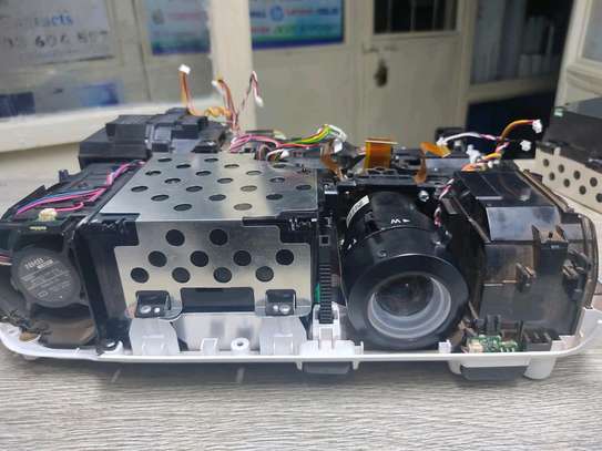 Projector repair services image 3