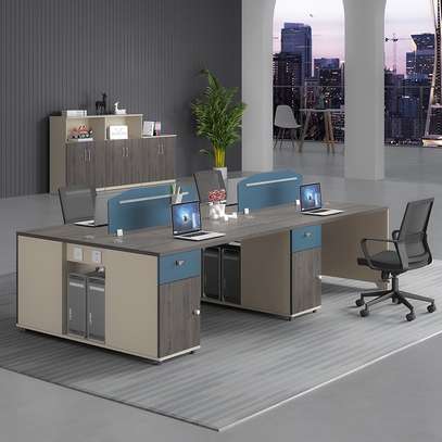 Modern 4-Way Modular Workstation image 2