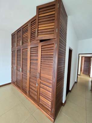 3 Bed Apartment with En Suite in Nyali Area image 6