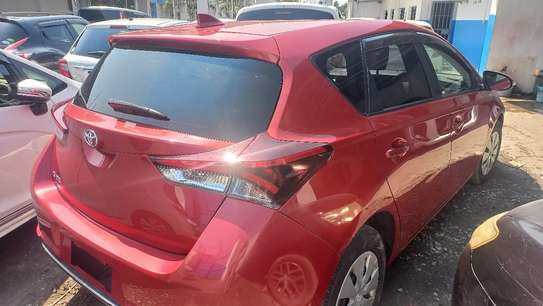 Toyota Auris image 1