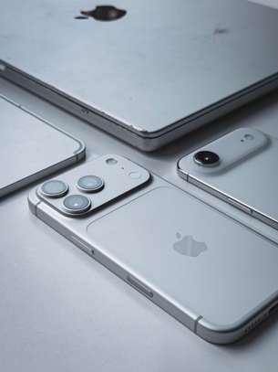 We buy dead, damaged, working used iPhones image 5