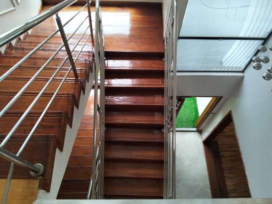 5 Bed House with En Suite in Lavington image 27