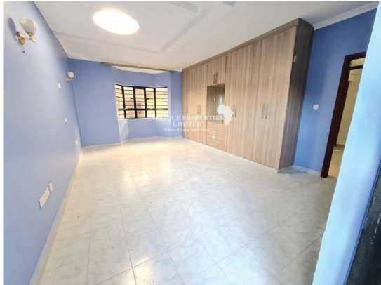 5 Bed Townhouse with En Suite at Eastern Bypass image 8