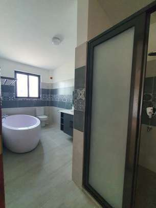 2 Bed Apartment with En Suite at Getathuru Rd image 13
