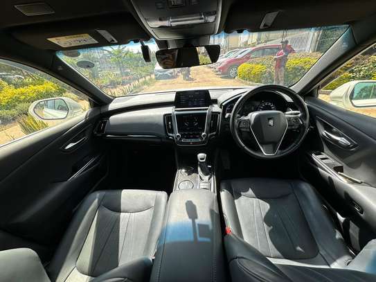2018 TOYOTA CROWN ATHLETE WITH LOW DEPOSIT OF 450K ONLY image 4