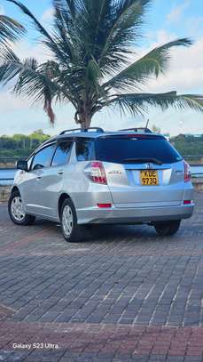 Honda fit shuttle image 4