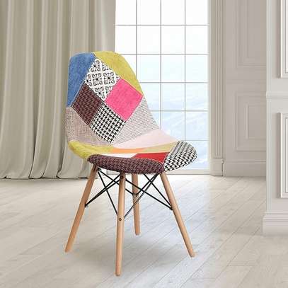 Stylish Eames Chair with Art Deco image 1