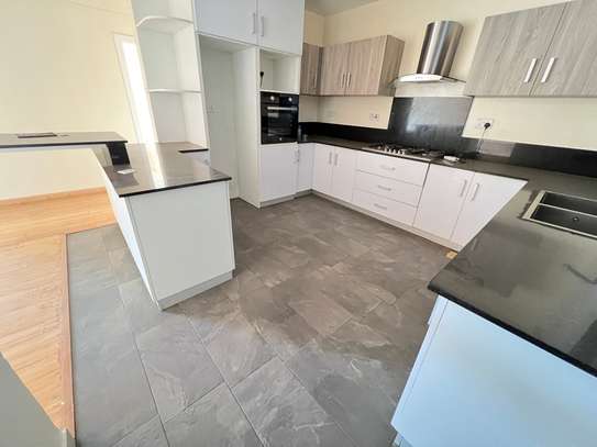 4 Bed Apartment with En Suite in Kileleshwa image 16
