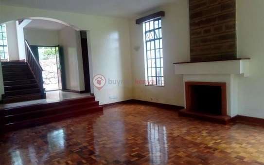 4 Bed Townhouse with En Suite at Rosslyn image 11