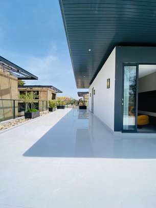 5 Bed Villa with En Suite at Jacaranda image 4