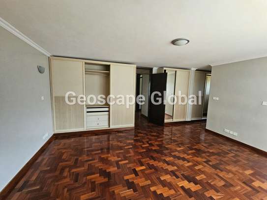 3 Bed Apartment with En Suite in Riverside image 16