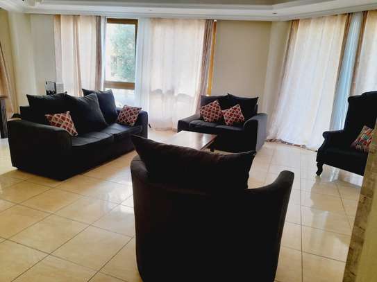 3br apartment plus Sq available for Airbnb in Nyali image 4