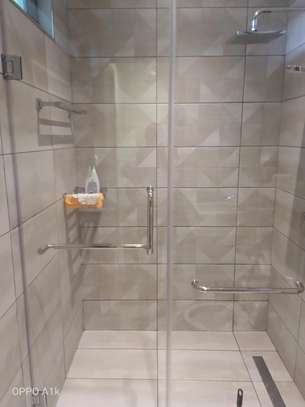 shower cubicle image 2