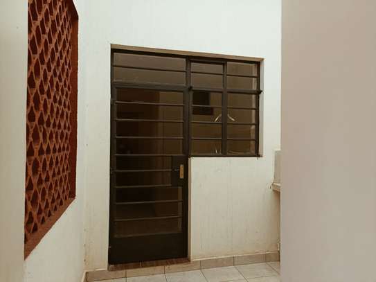 4 Bed Townhouse with En Suite in Kiambu Road image 25
