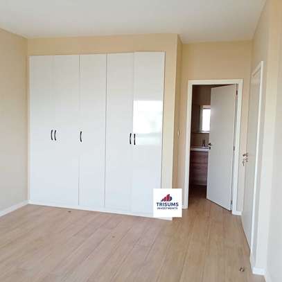 2 Bed Apartment with En Suite in Riverside image 9