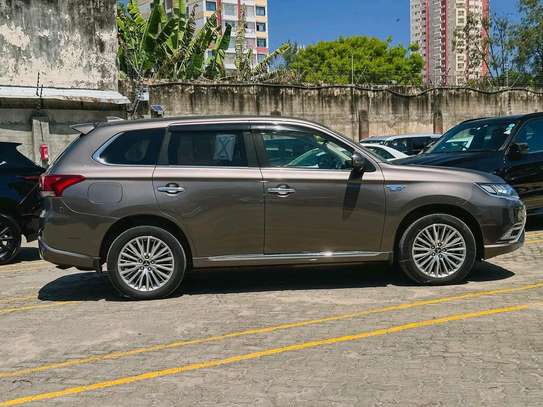 Mitsubishi outlander PHEV Gold 2018 image 13
