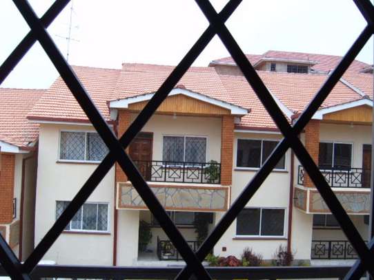 4 Bed Townhouse with En Suite in Kileleshwa image 2