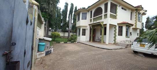 4 Bed Townhouse with En Suite at Milimani Estate image 2