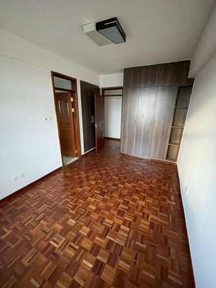 3 Bed Apartment with En Suite at Uppre Hill image 8