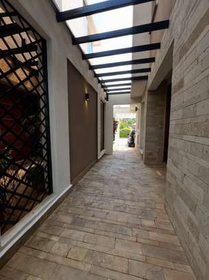 4 Bed Townhouse with En Suite in Lavington image 3